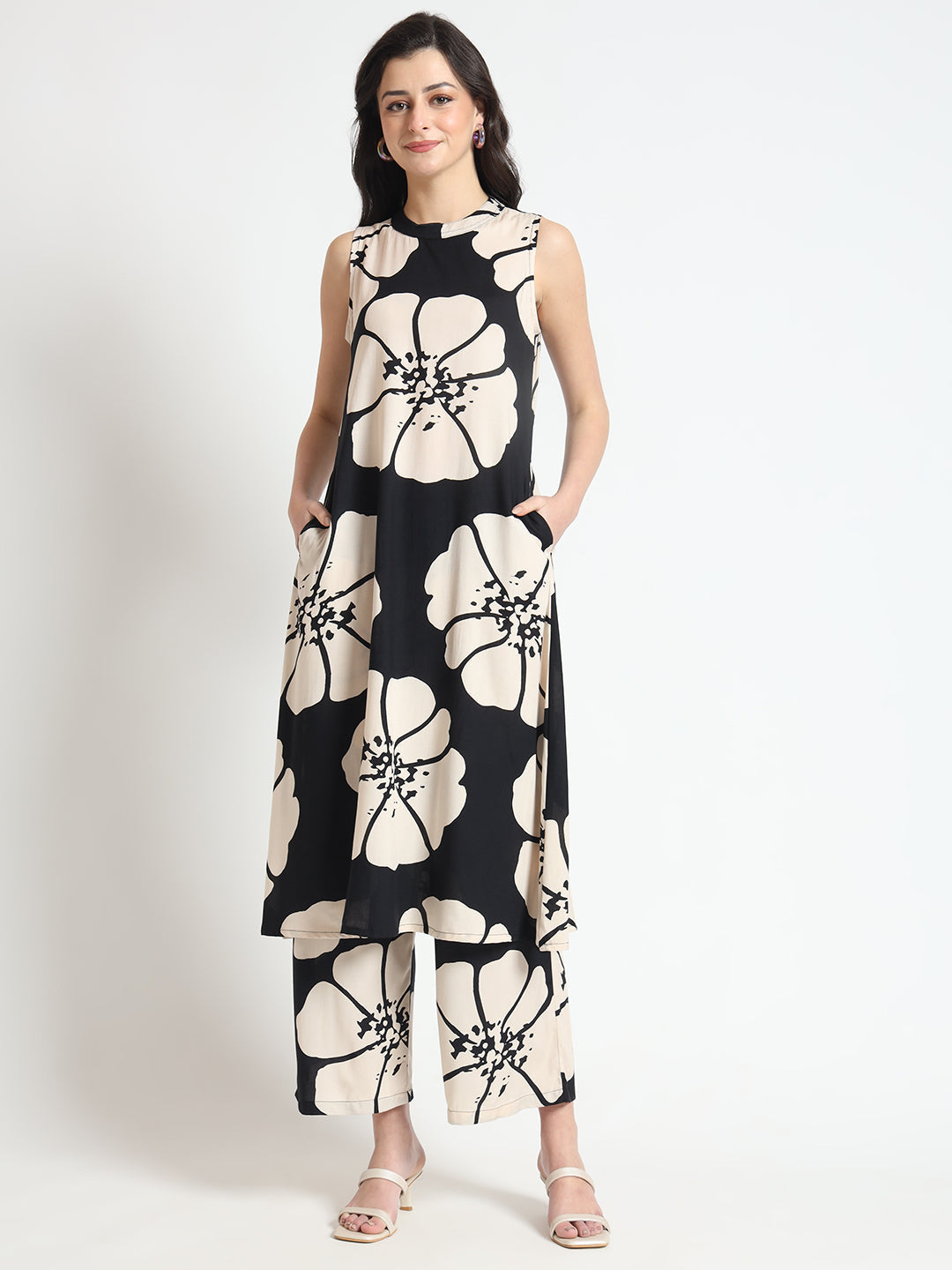 Black Floral Print Rayon Sleeveless Kurta with Pant