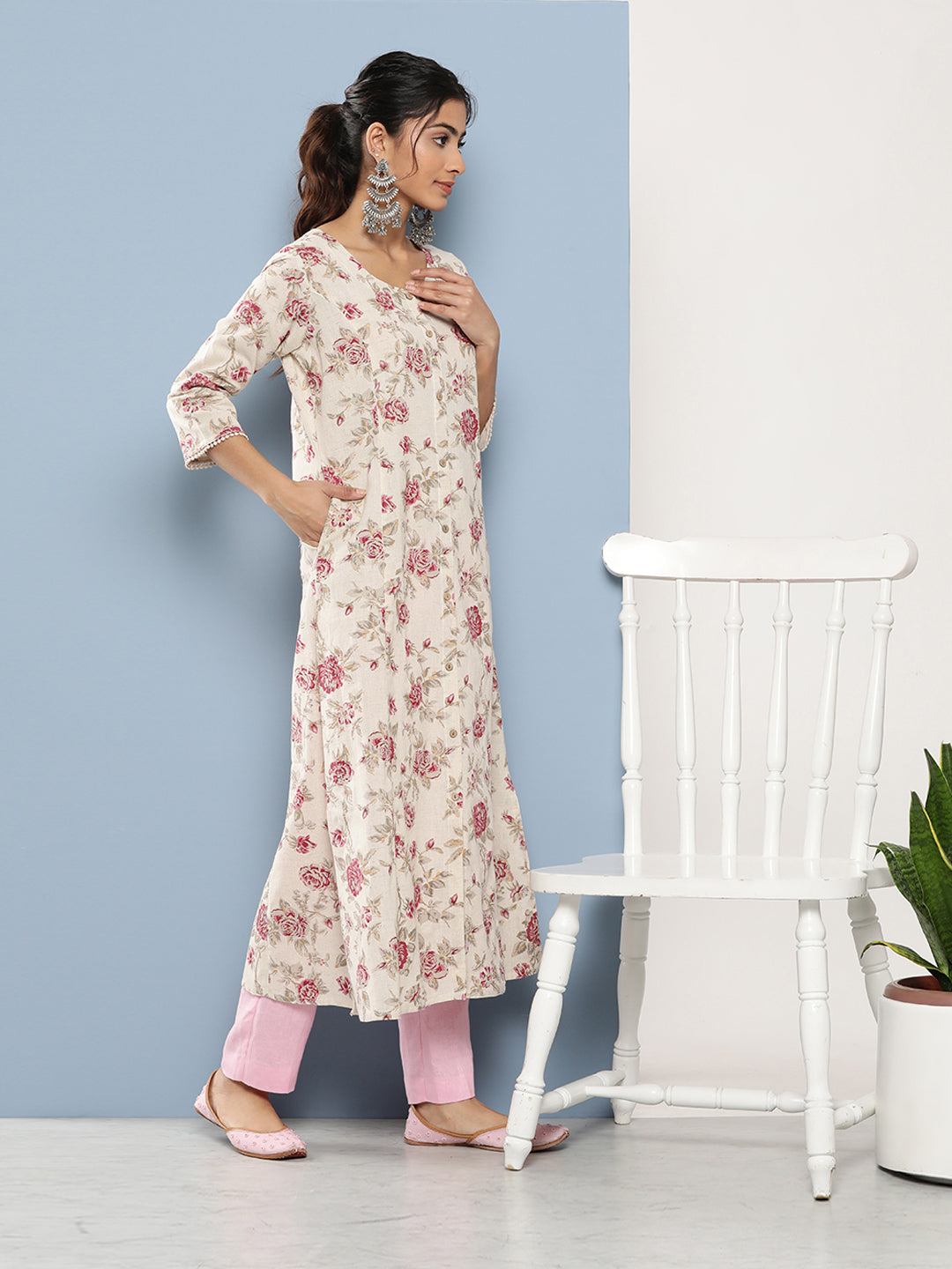 Off White Women Floral Printed Cotton Kurta