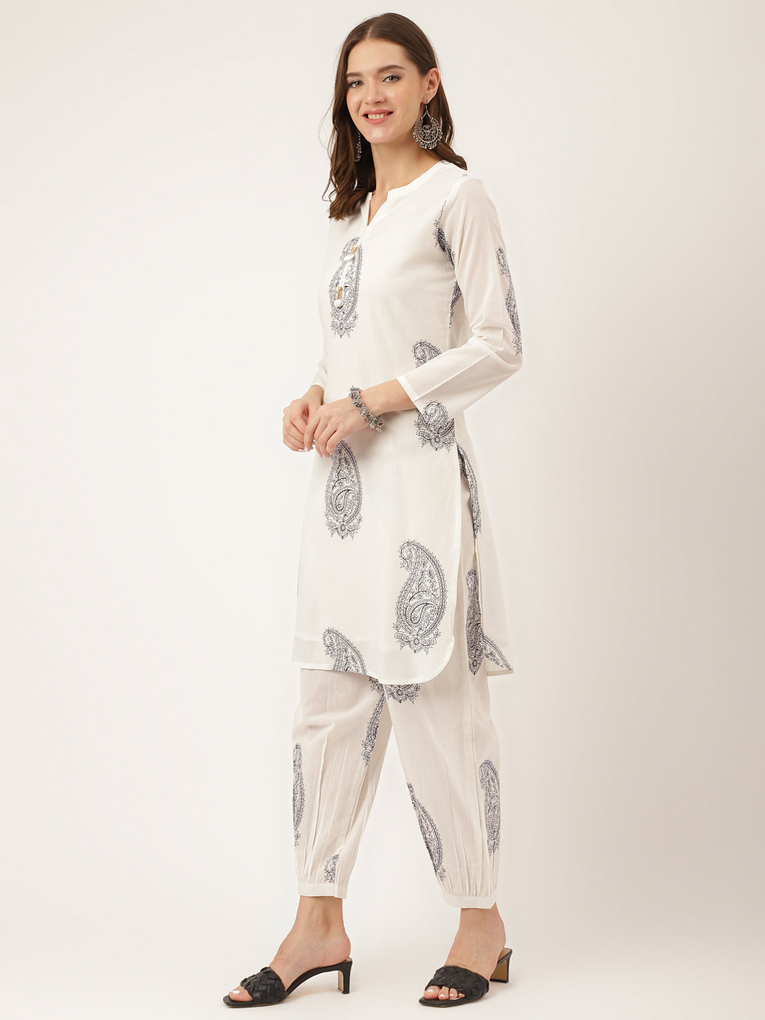 White Paisley Print Cotton Co-ord Set with Mulmul Cotton Lining