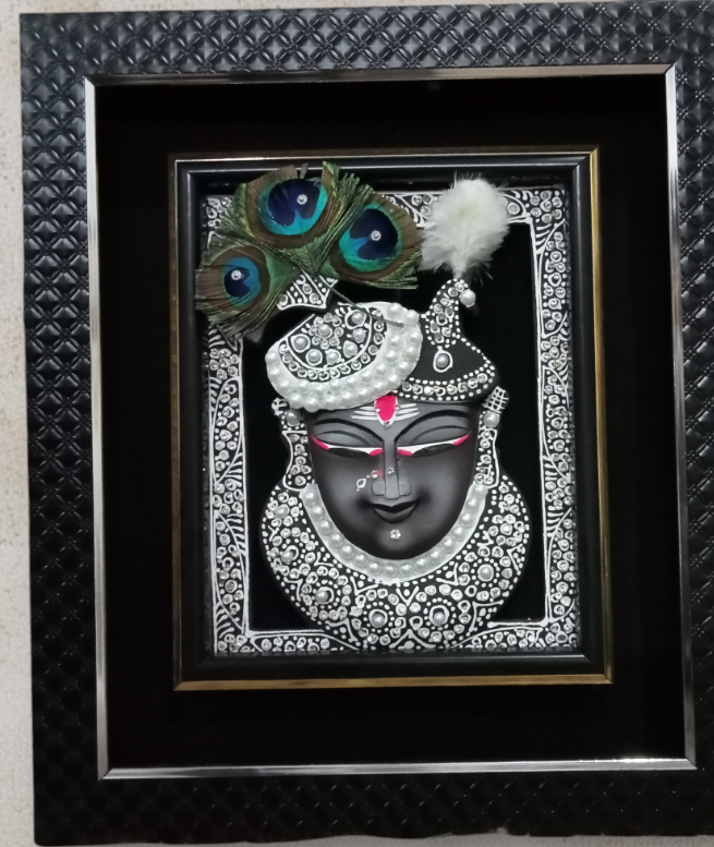 Shrinathji Wooden Embossed Face Ideal