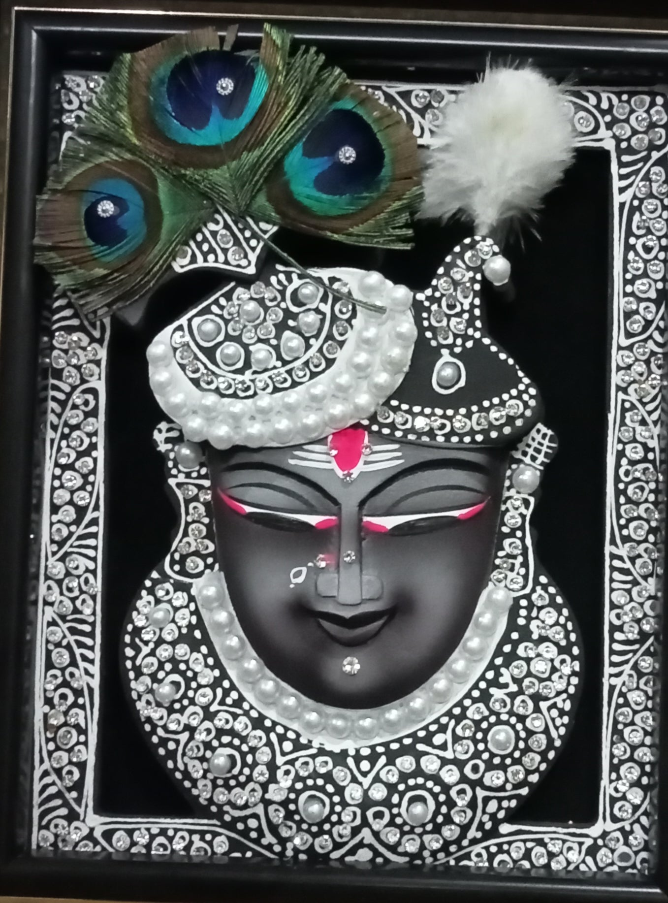 Shrinathji Wooden Embossed Face Ideal