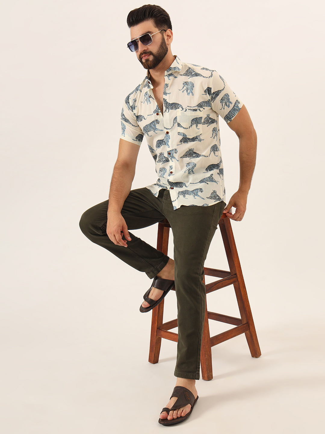 MILLENNIAL MEN White blue Tiger Print Pure Cotton Regular Fit Casual Shirt