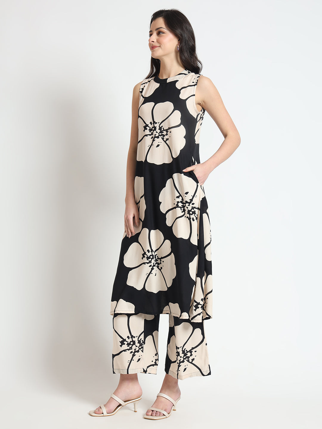 Black Floral Print Rayon Sleeveless Kurta with Pant