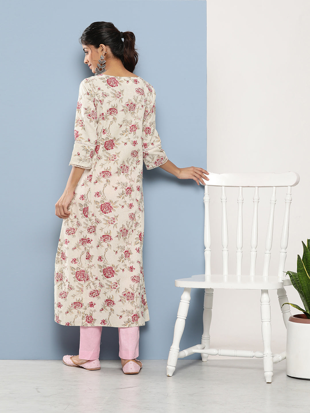 Off White Women Floral Printed Cotton Kurta