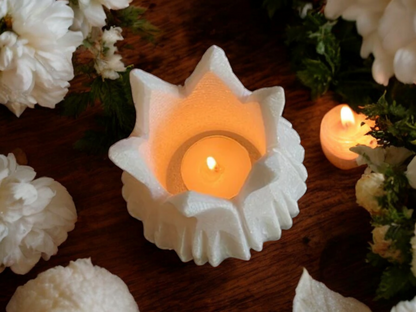 White Mable Lotus Candle Holder