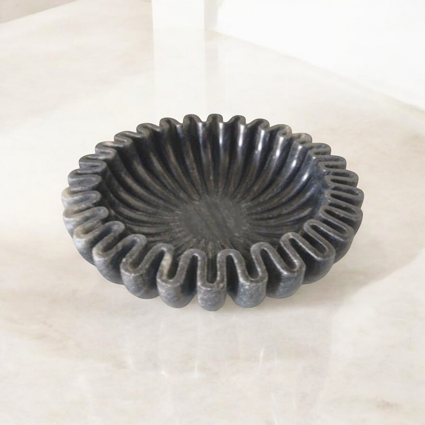 Black Ruffle Marble Scalloped Bowl