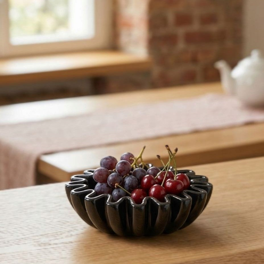 Black Ruffle Marble Scalloped Bowl